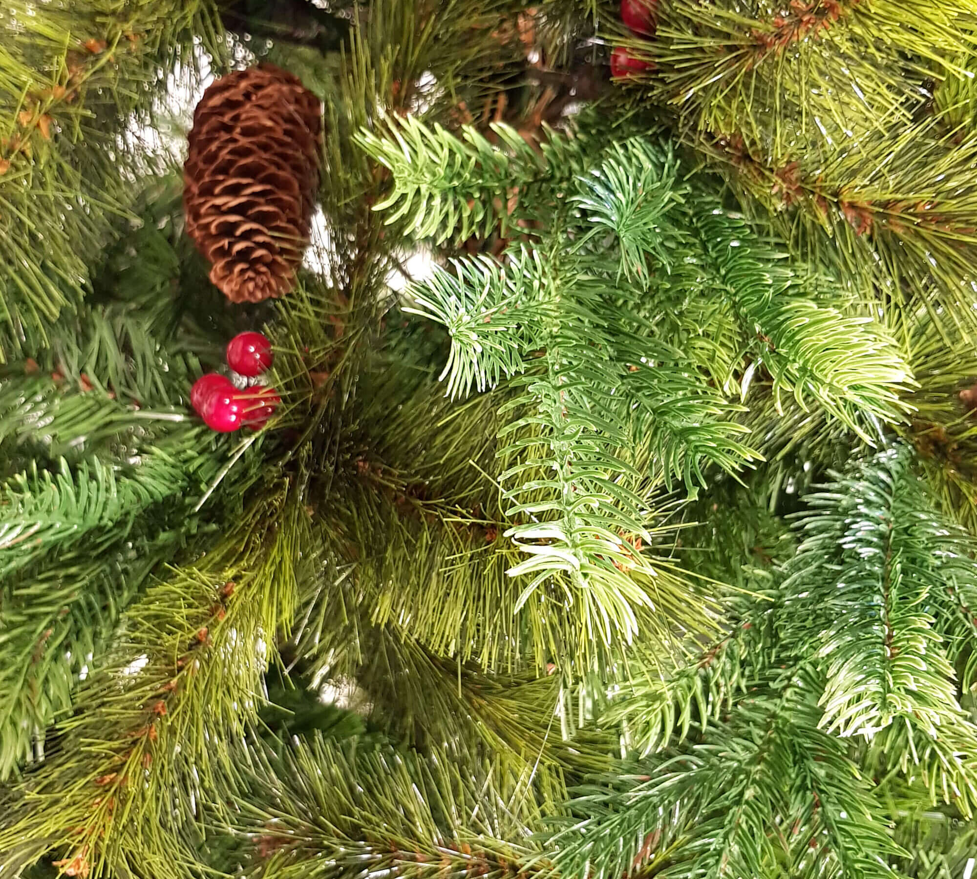 ALBERO NATALE C/BACCHE E PIGNE CM.180 PVC 906 PUNT