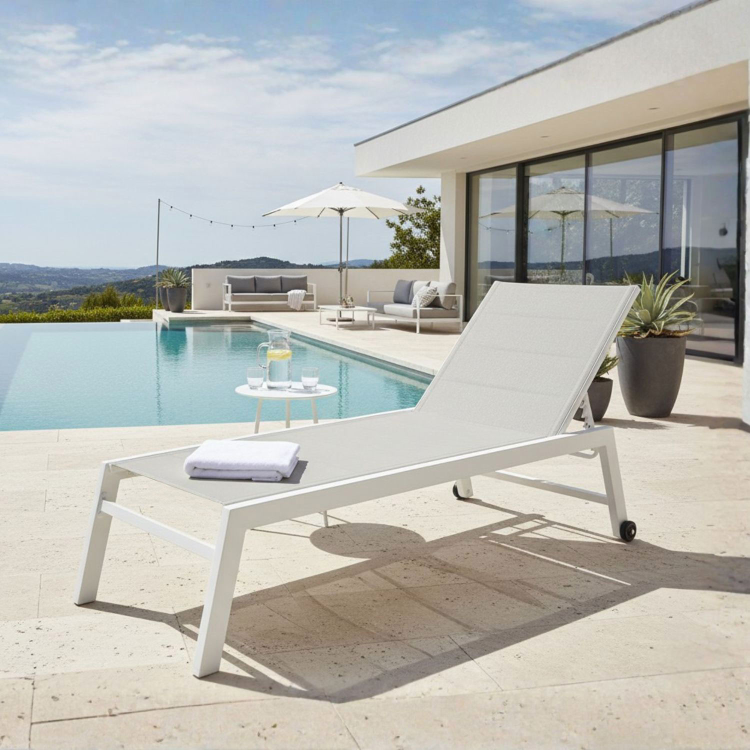 LETTINO ALTO CON RUOTE HILDE BIANCO