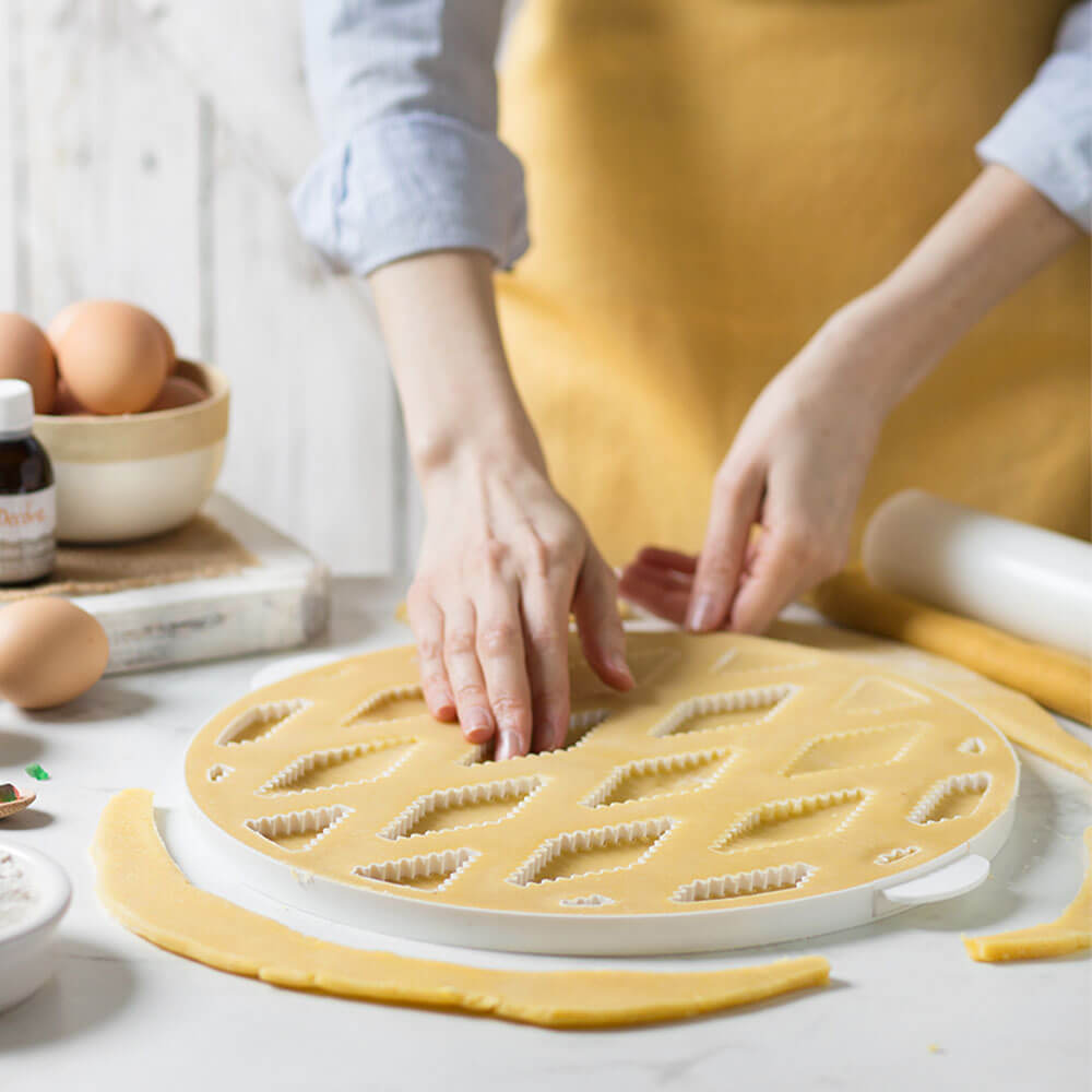 GRIGLIA TAGLIAPASTA PER CROSTATA-PASTIERA