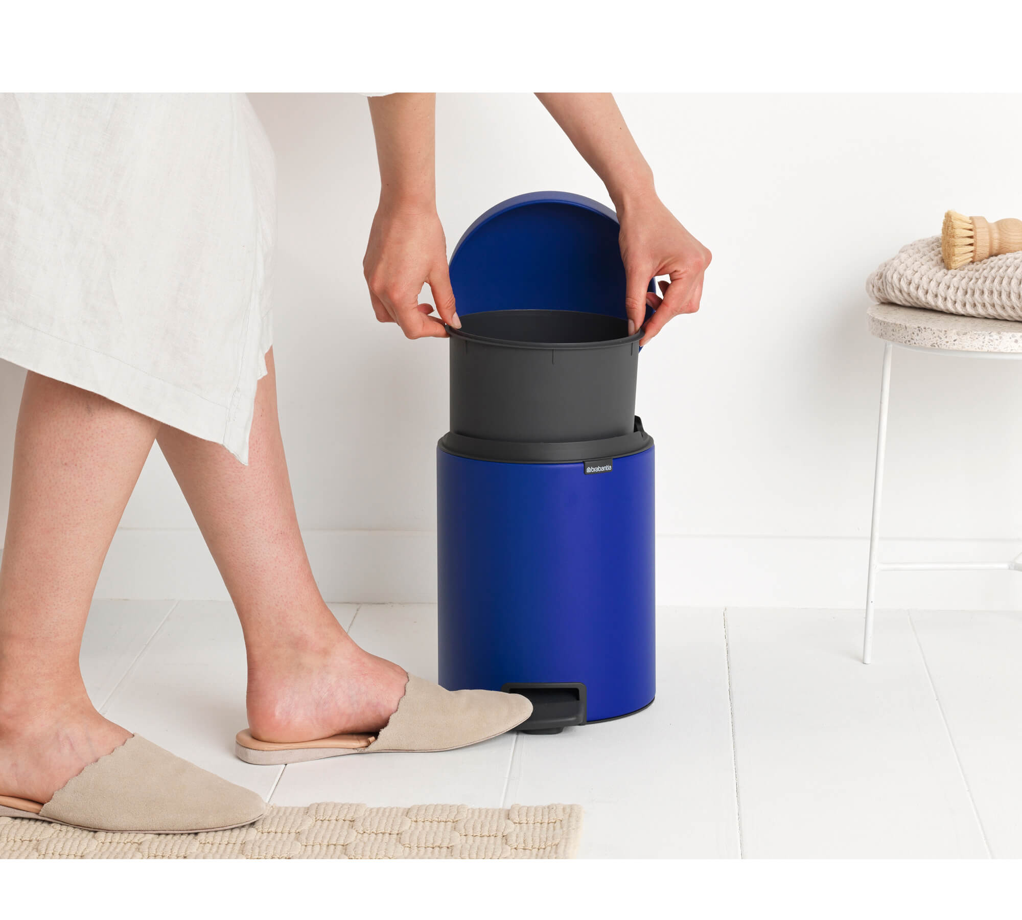 *PATTUMIERA NEWICON 5LT C/RALLENTATA MINERAL BLUE