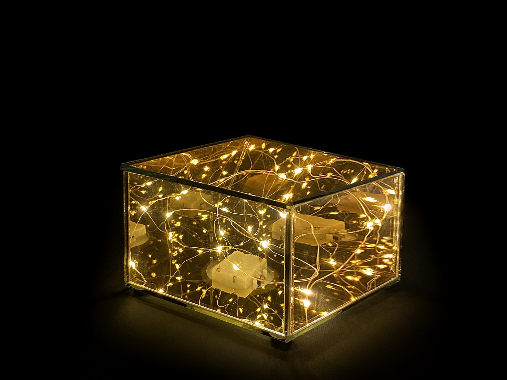 ALZATA VETRO LED NATALE H.10.5 ORO