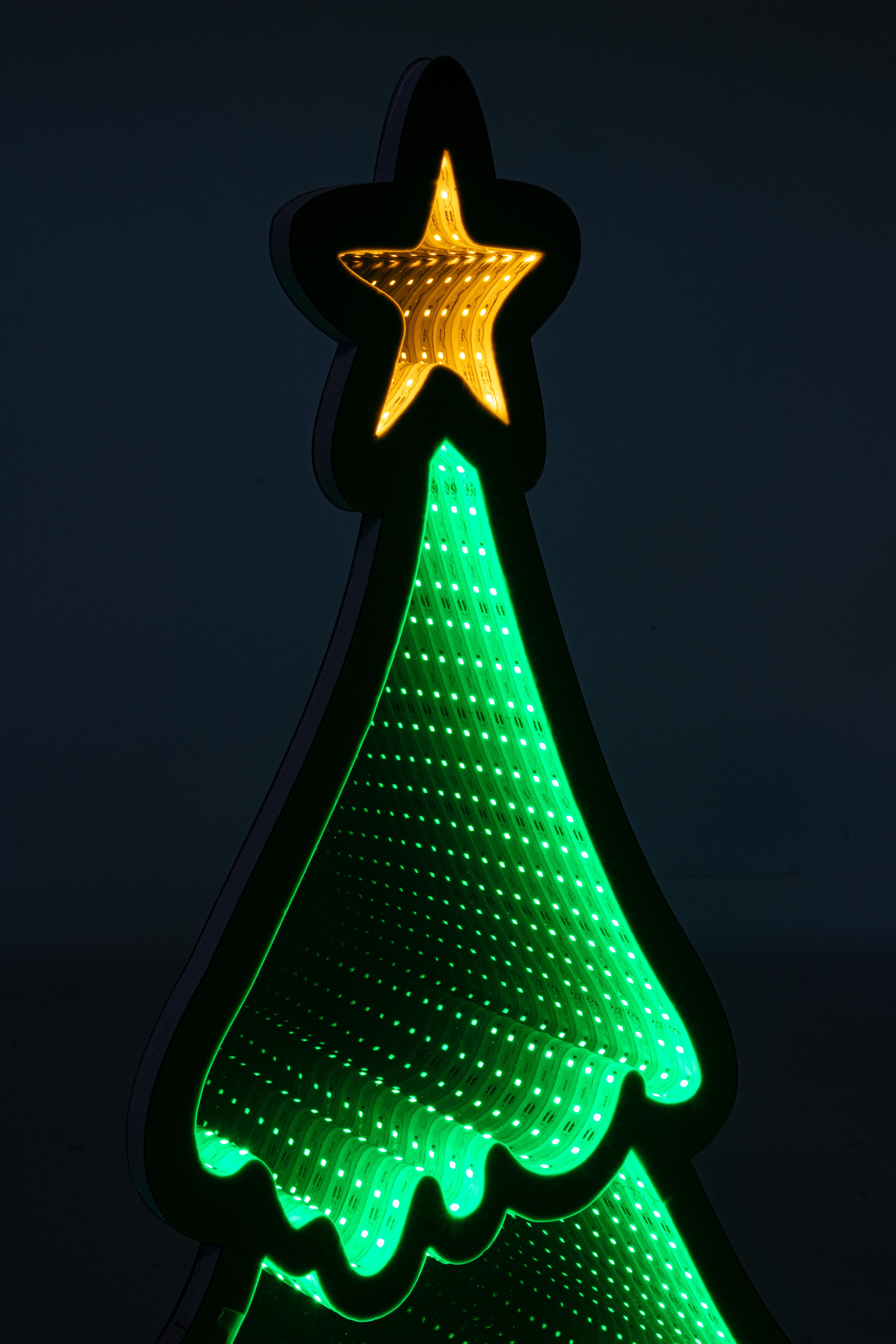 DECORAZIONE LUMINOSA PINO H120 390LED IP44