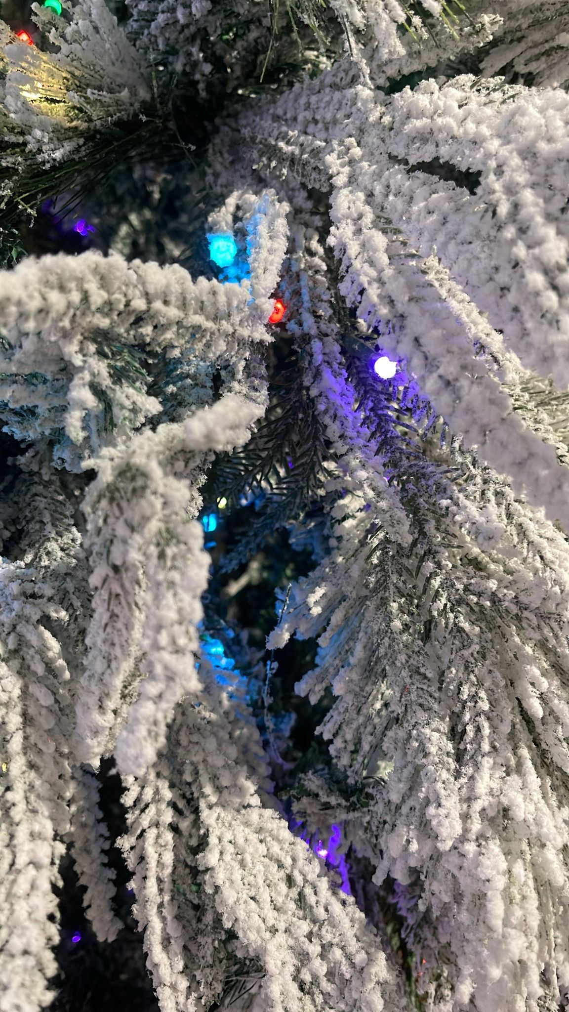 ALBERO 180CM INNEVATO 800P.300LUCI C/GIOCHI LUCE