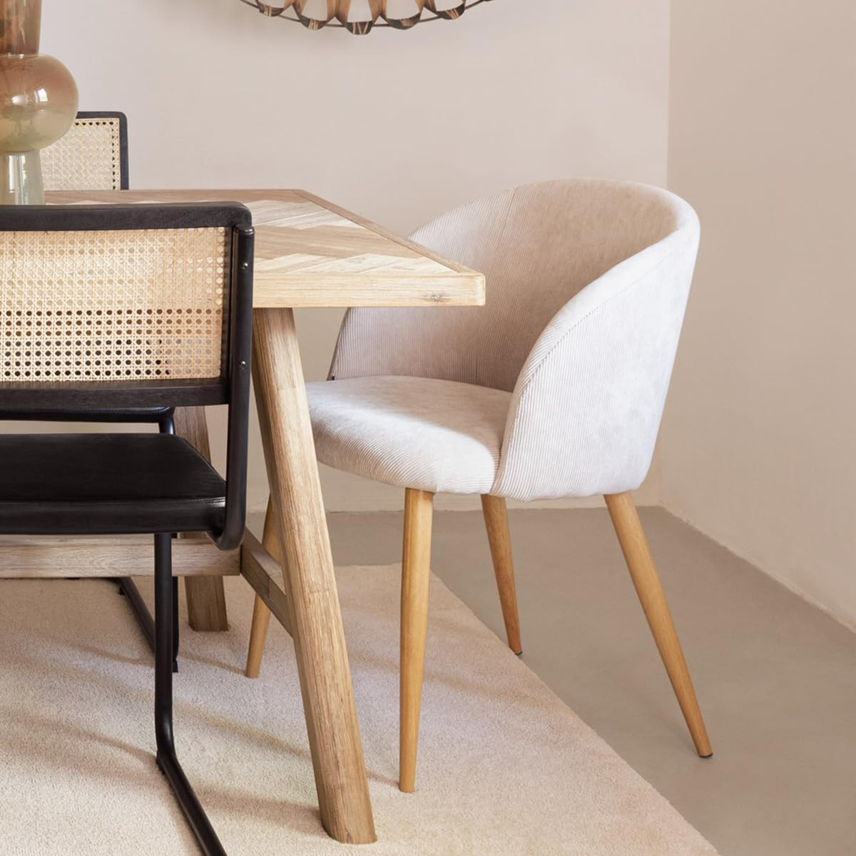 SEDIA C/GAMBE IN METALLO TESSUTO BEIGE