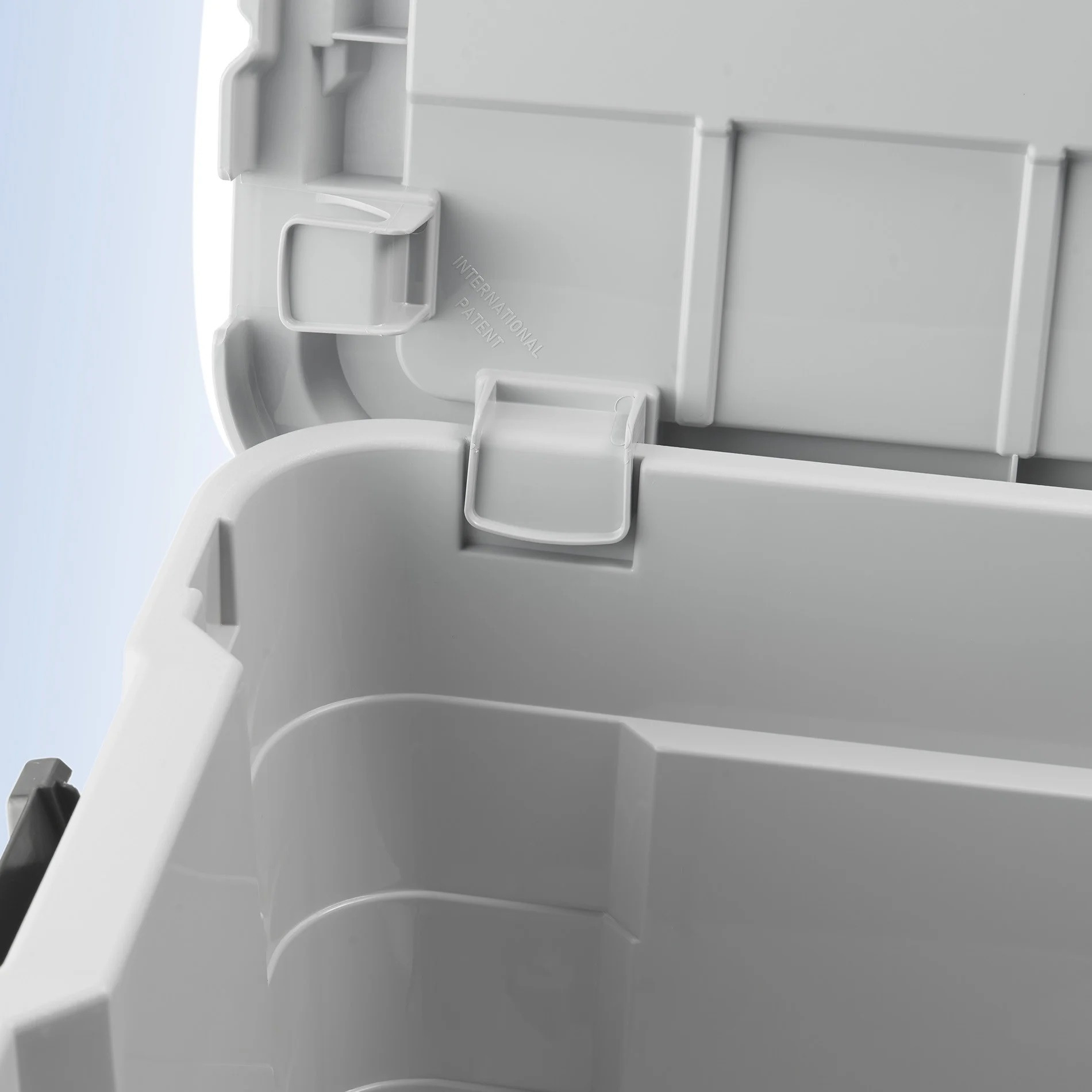 BOX MAGIC 4UP 60LT NERO CON RUOTE