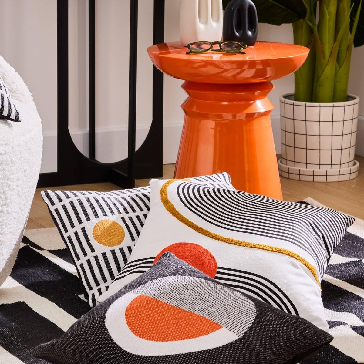 CUSCINO KUBUS CM.30X50 BIANCO/NERO