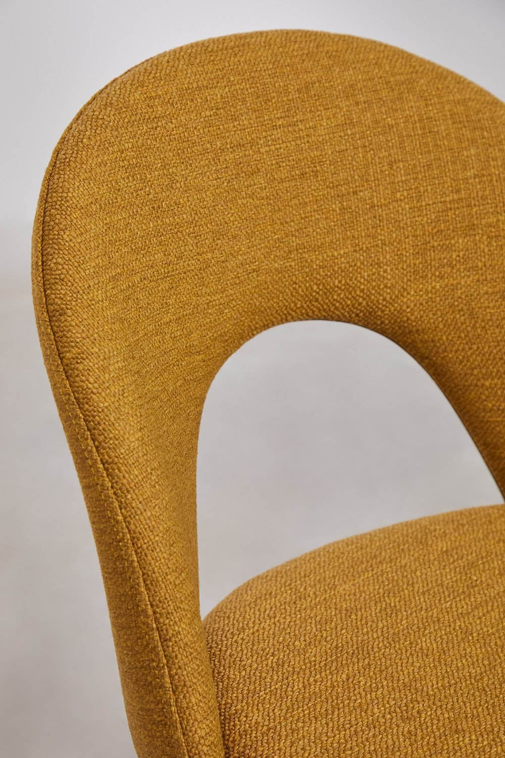 SEDIA IN VELLUTO SENAPE