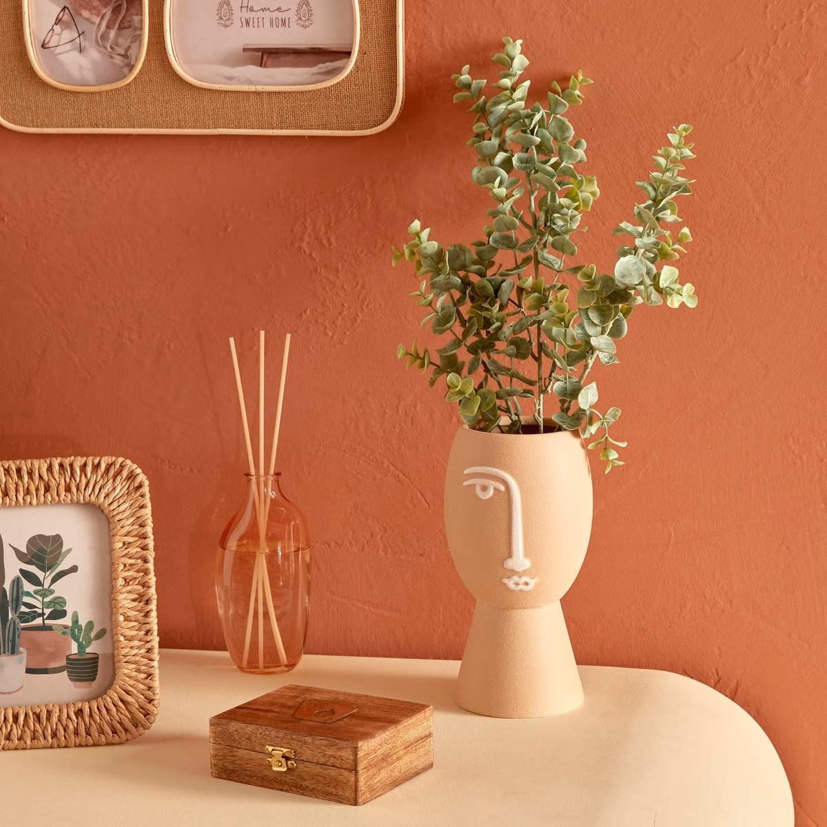 VASO CERAMICA VOLTO H.19.8 ASS.2